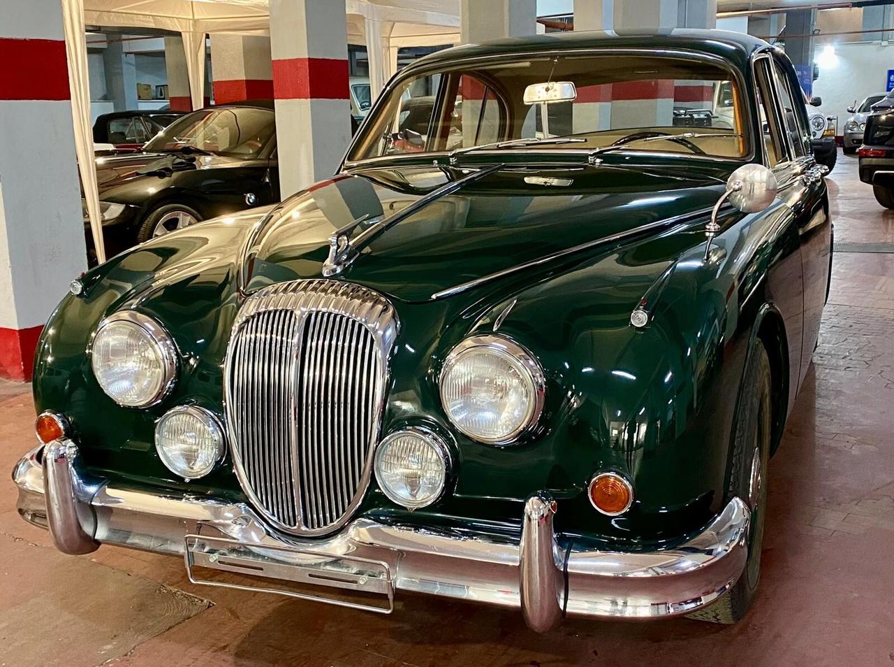 Daimler 250-V8 (Automatic)