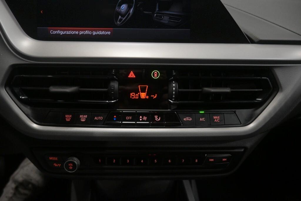BMW 116D 115CV 6M. BUSINESS ADVANTAGE ( FARI LED - BMW DIGITAL COCKPIT - CRUISE - NAVI - MIRROR - PARK ASSISTANT - TELECAMERA POST. )