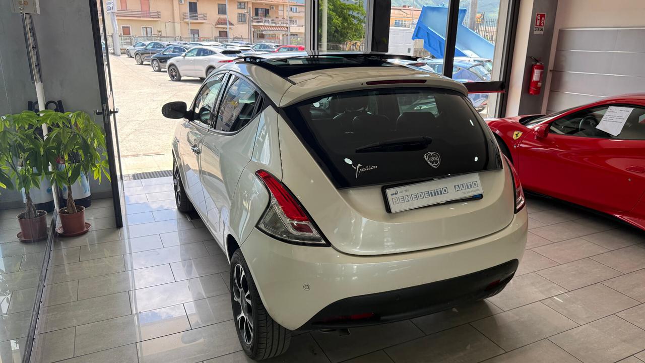 LANCIA YPSILON 1.3 MJT TETTO APRIBILE