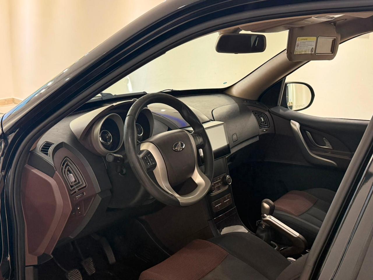 Mahindra XUV500 2.2 16V FWD W8