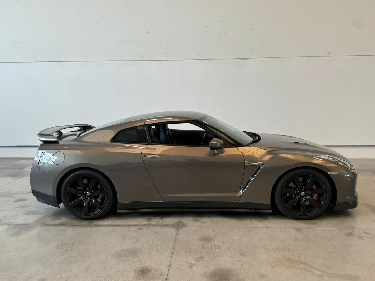 Nissan GTR