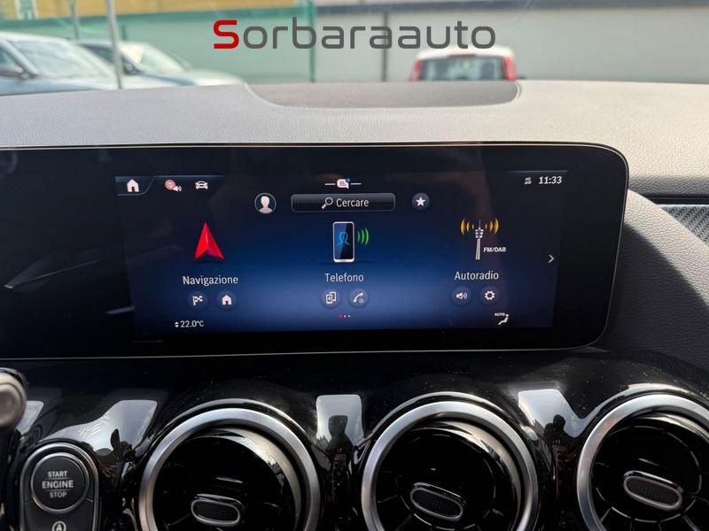 Mercedes-Benz GLA 200 d Automatic AMG Line Premium con Tetto Panoramico.