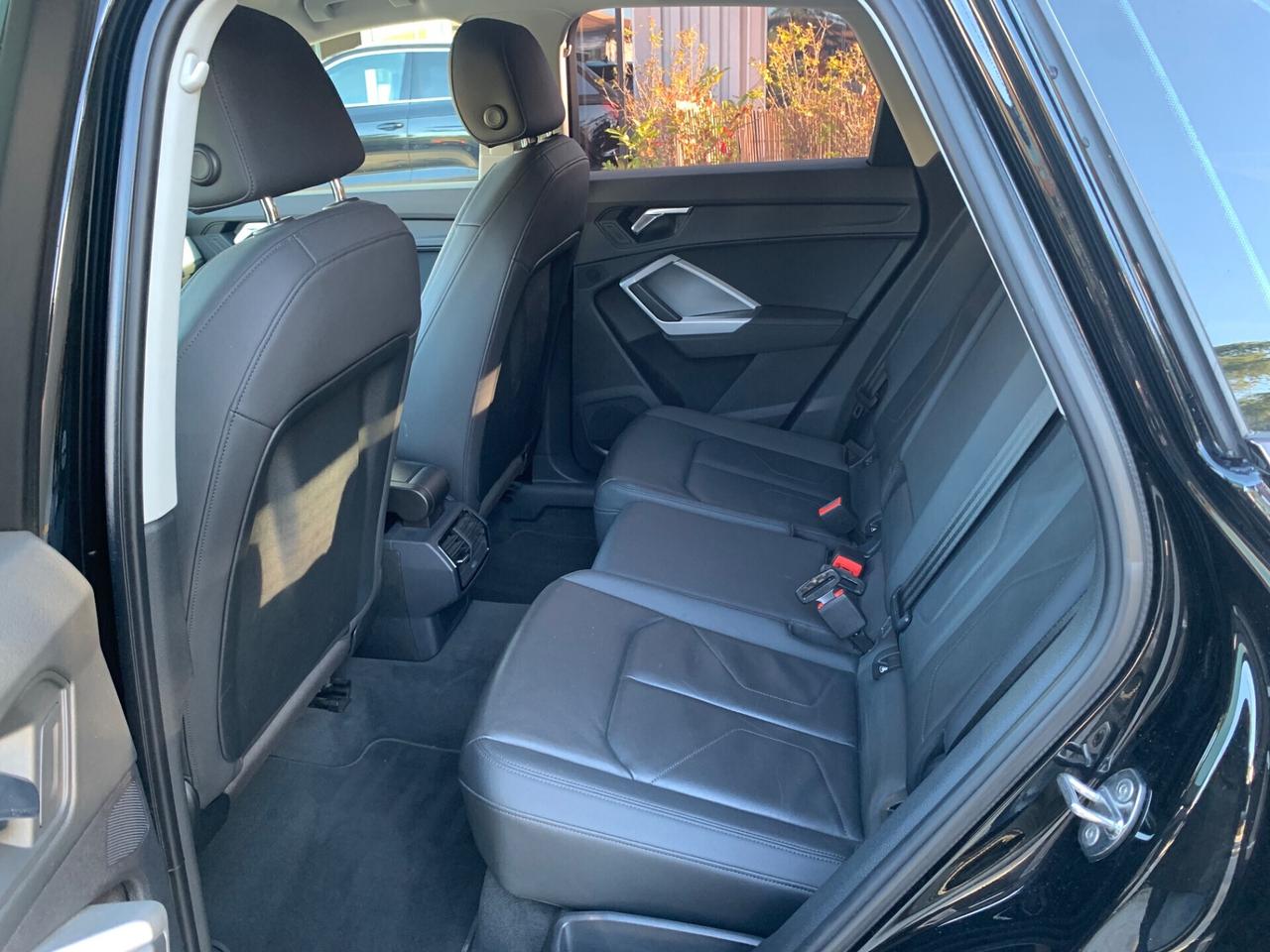 Audi Q3 40 TDI quattro S tronic Business Advanced