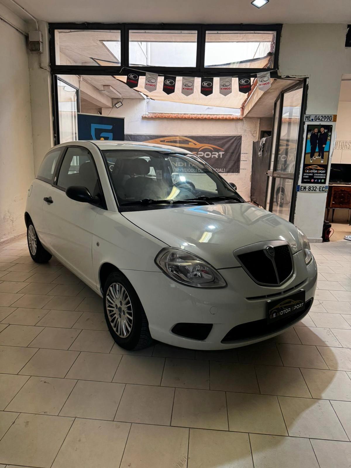 Lancia Ypsilon 1.4 Argento Ecochic GPL