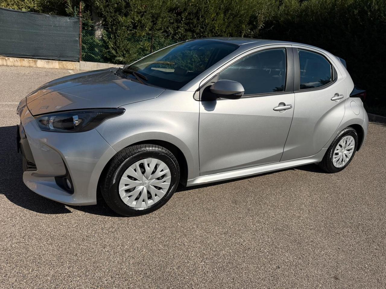 Toyota Yaris 1.5 HYBRID - NEOPATENTATI - 12 MESI DI GARANZIA -