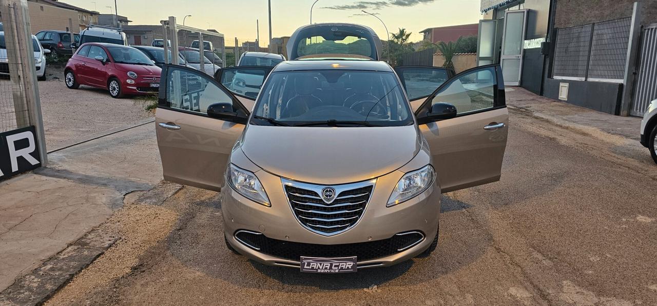 Lancia Ypsilon 1.2 69 CV 5 porte Platinum