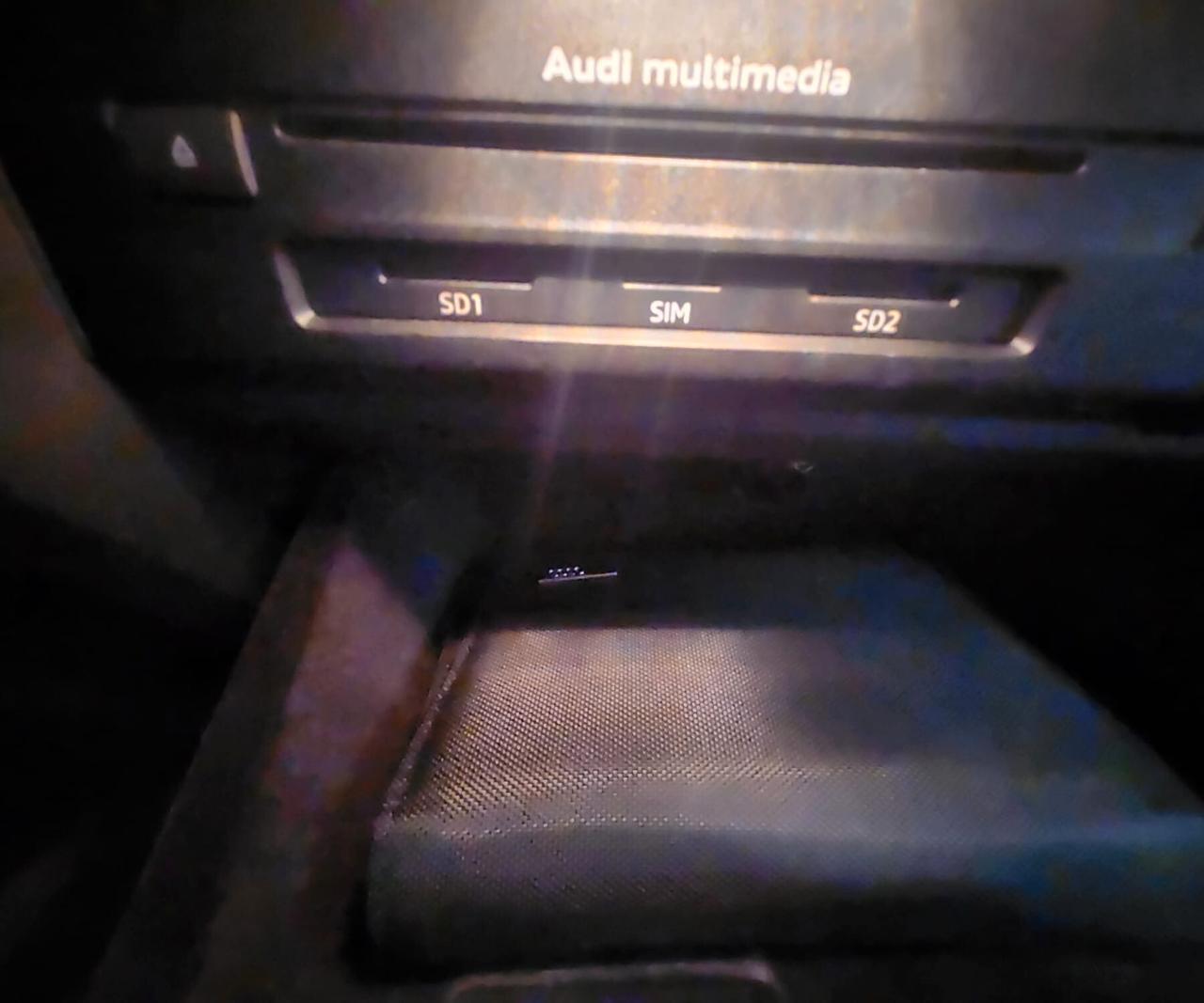 AUDI Q5 2.0 TDI Q S-LINE