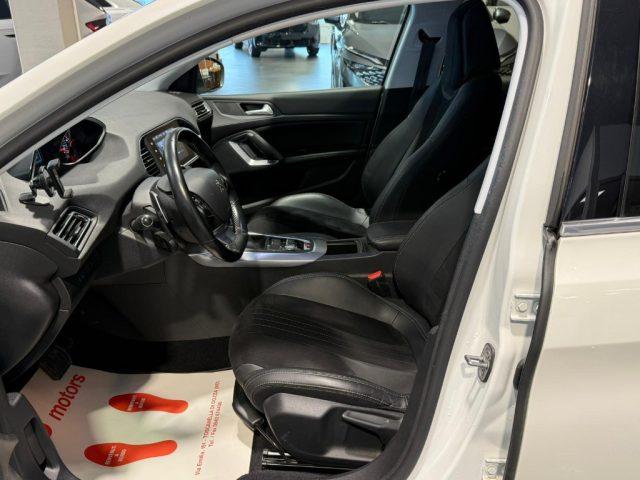 PEUGEOT 308 PureTech Turbo 130 S&S EAT6 Allure NAVI - BT - 17