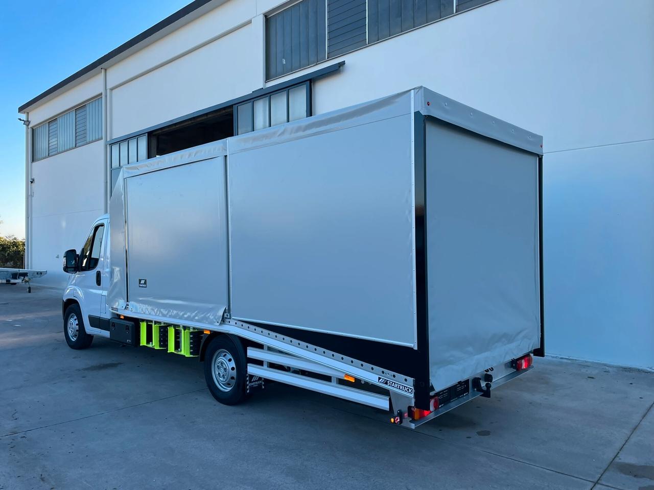 Allestimento trasporto auto coperto carroattrezzi