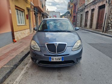 Lancia Ypsilon 1.3 MJT 75 CV Platino