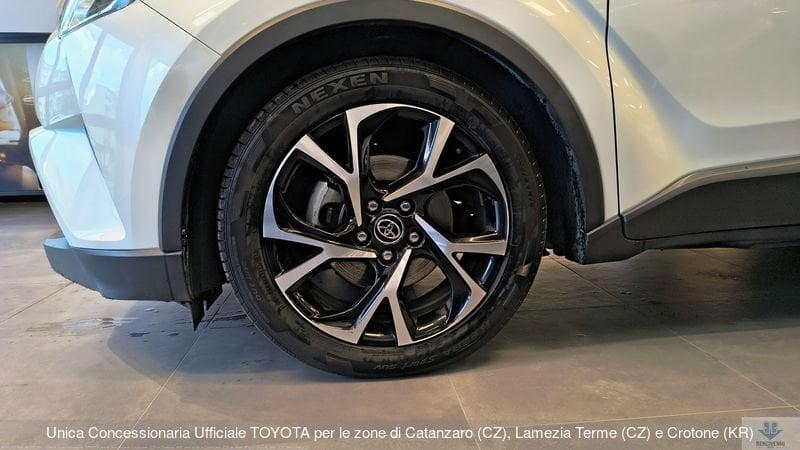 Toyota C-HR 1.8 Hybrid E-CVT Dynamic