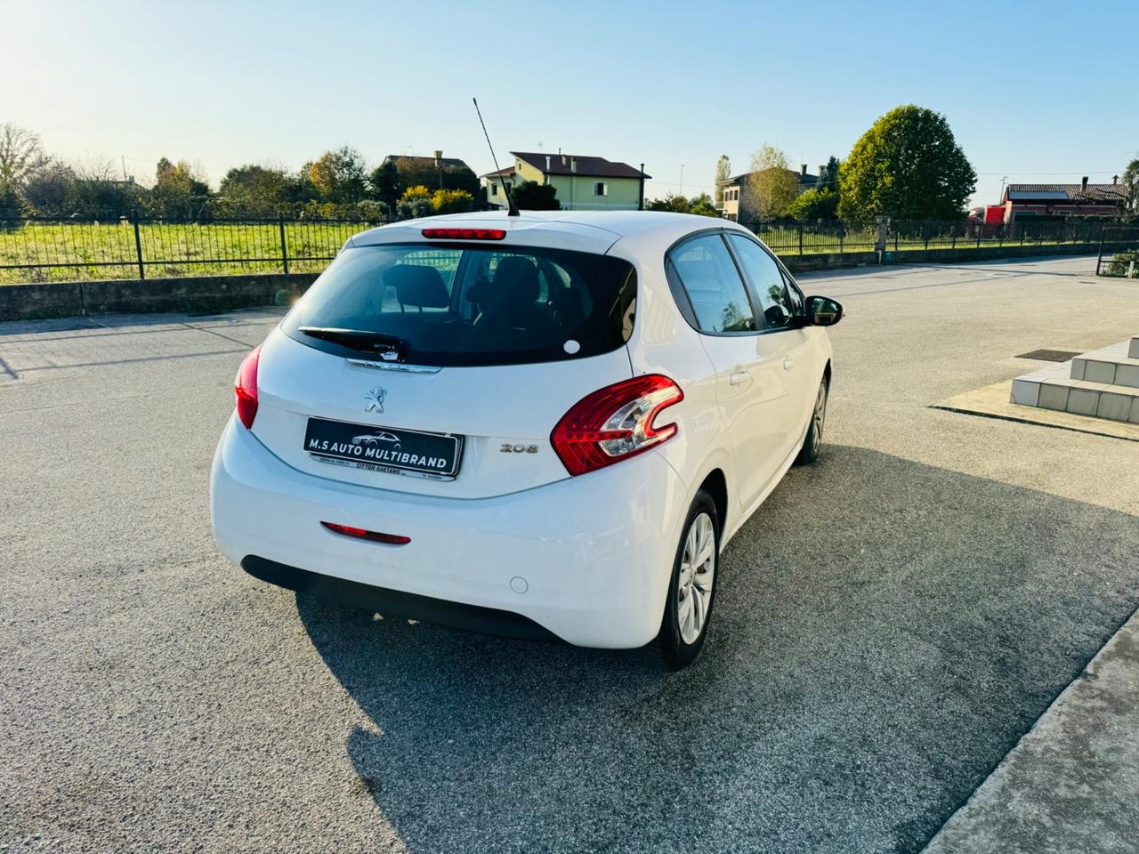 Peugeot 208 1.4 HDi 2014 neo patentati garanzia