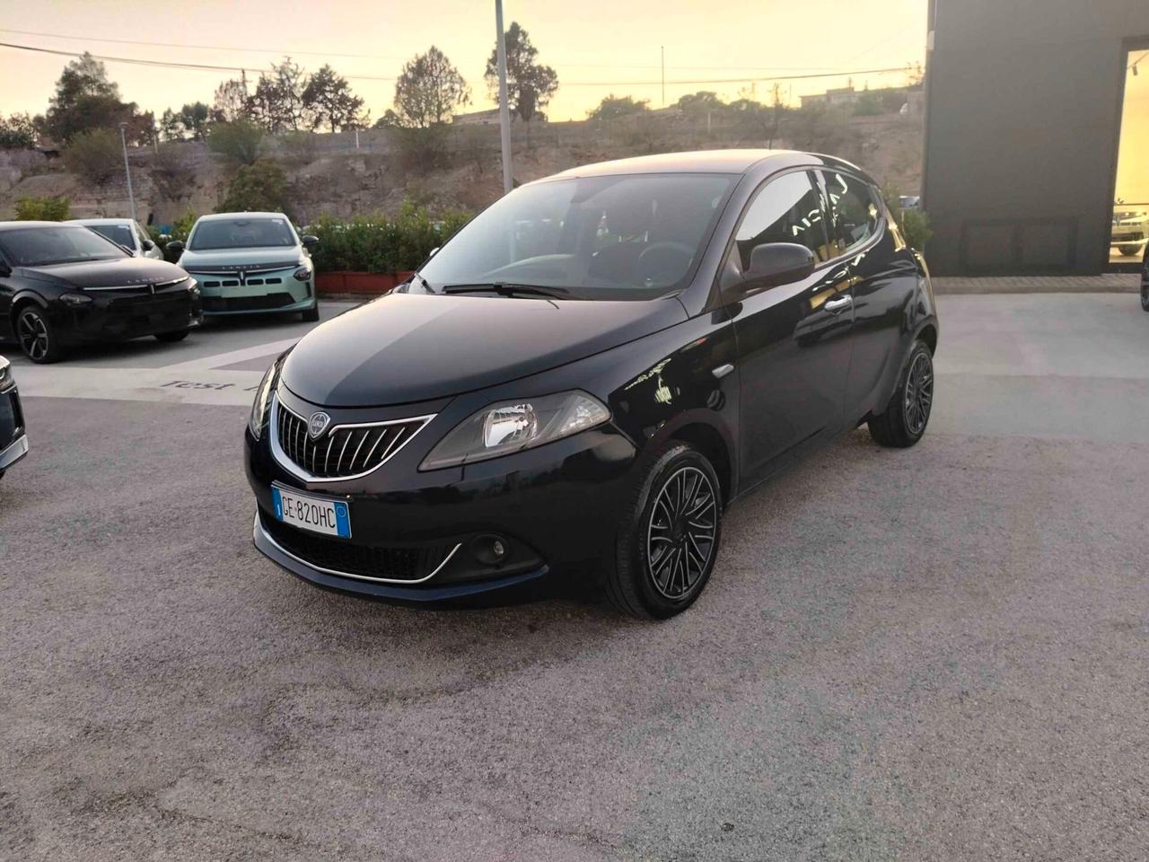 Lancia Ypsilon 1.0 FireFly 5 porte S&S Hybrid Ecochic Gold