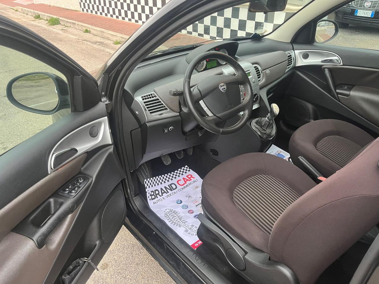 Lancia Ypsilon 1.4 Oro Ecochic GPLUnipro 2010