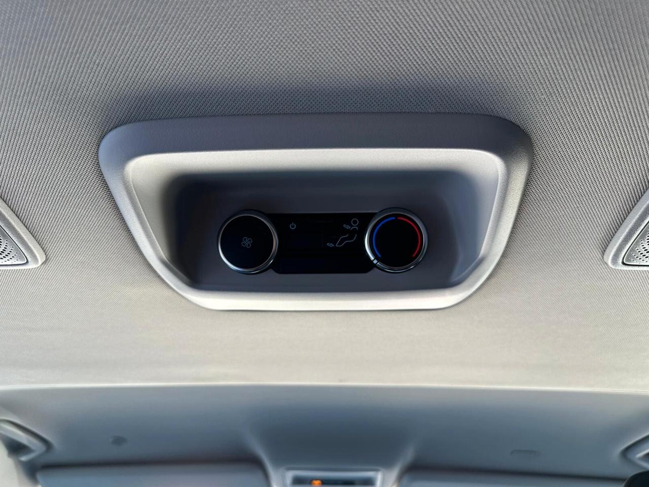 Ford Tourneo Custom TITANIUM