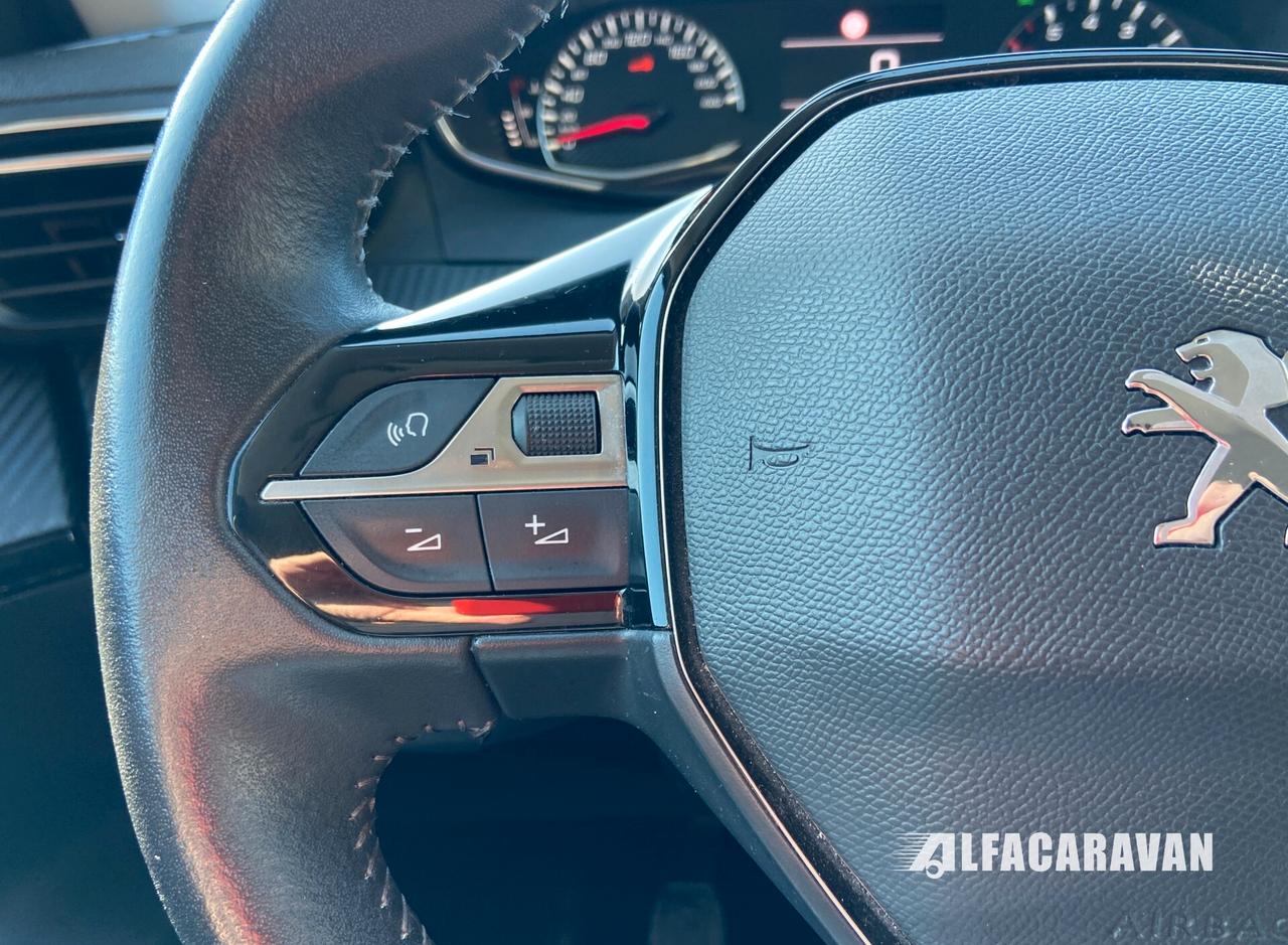 Peugeot 2008 1.2 puretech Allure