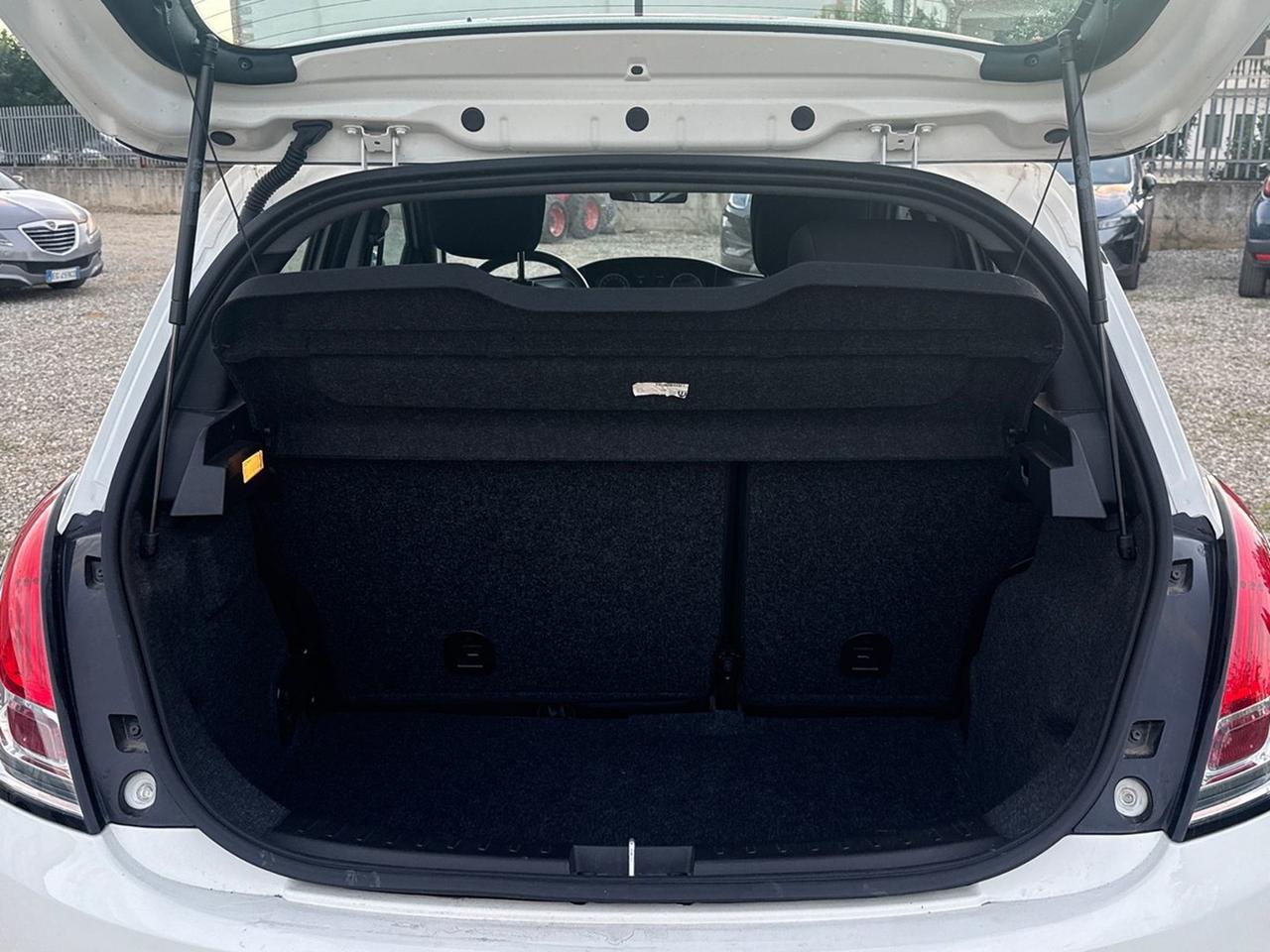 Lancia Ypsilon 1.2 gold 69cv