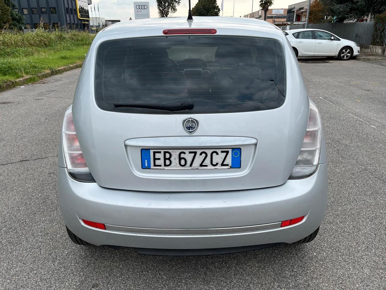 Lancia Ypsilon 1.3 MJT 75 CV Argento