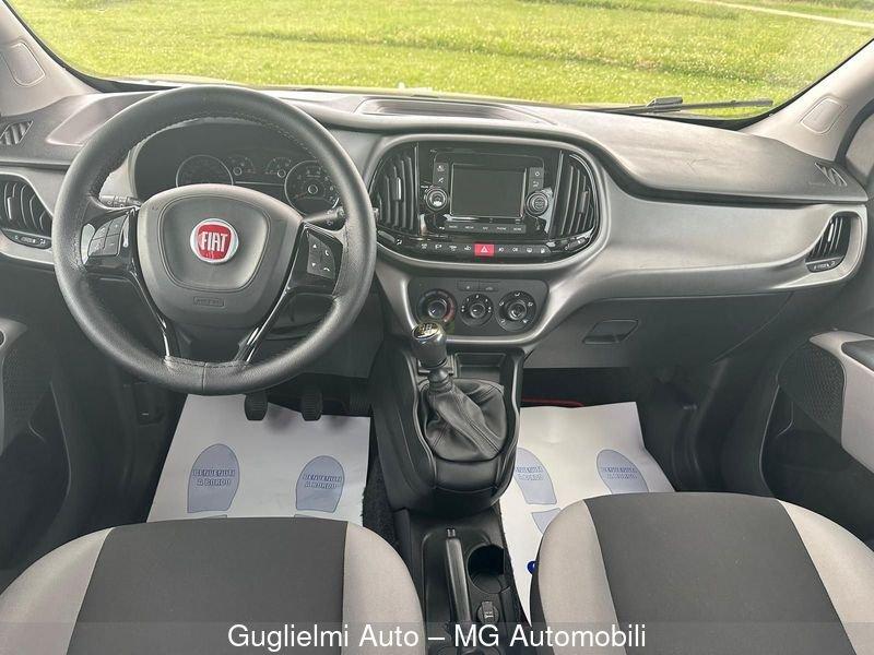 FIAT Doblò 1.4 T-Jet 16V Natural Power Lounge 7 Posti