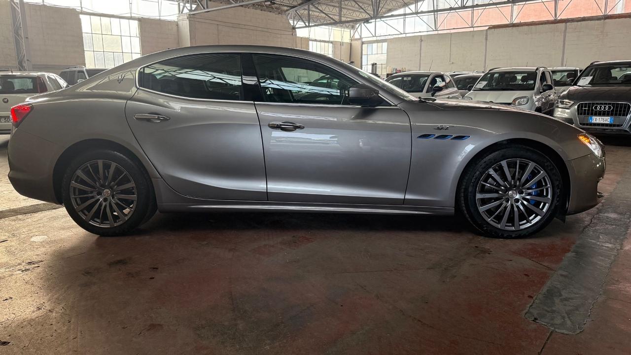Maserati Ghibli 330 CV MHEV GT