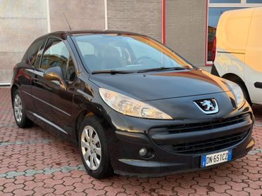 Peugeot 207 1.4 HDi 70CV - NEOPATENTATI