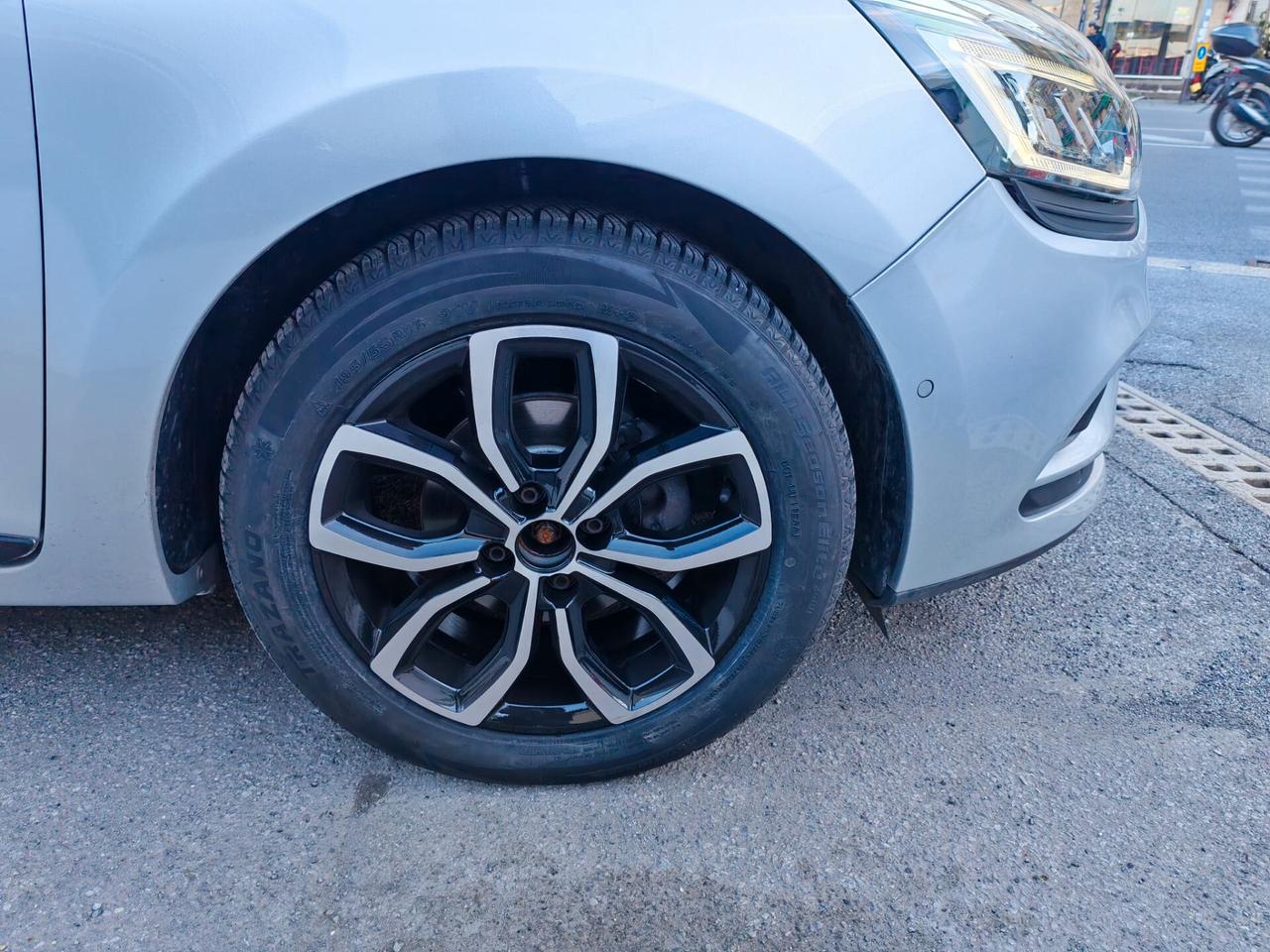 Renault Clio 5 porte Moschino top di gamma l'unico pro