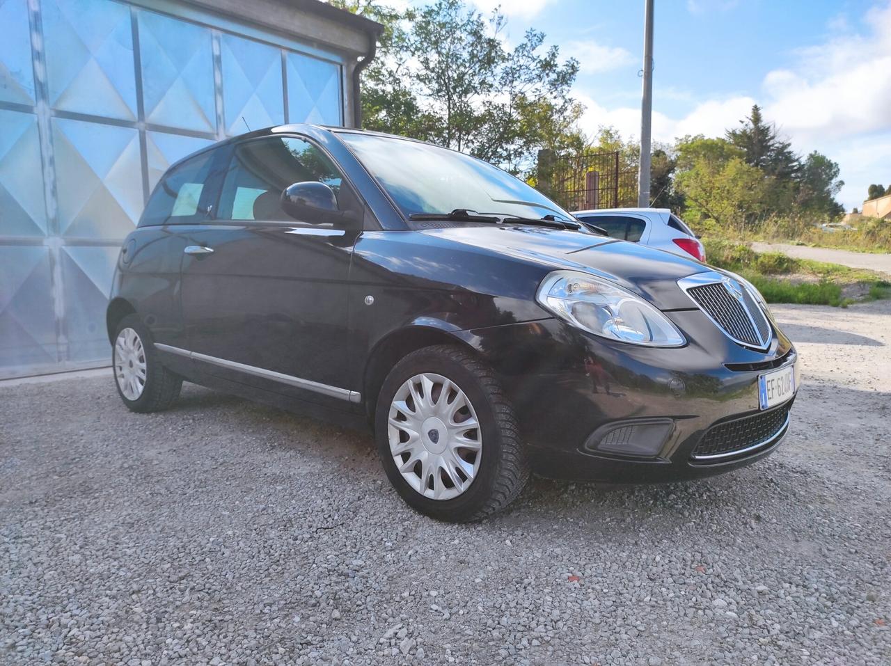 Lancia Ypsilon 1.3 MJT 75 CV Platinum