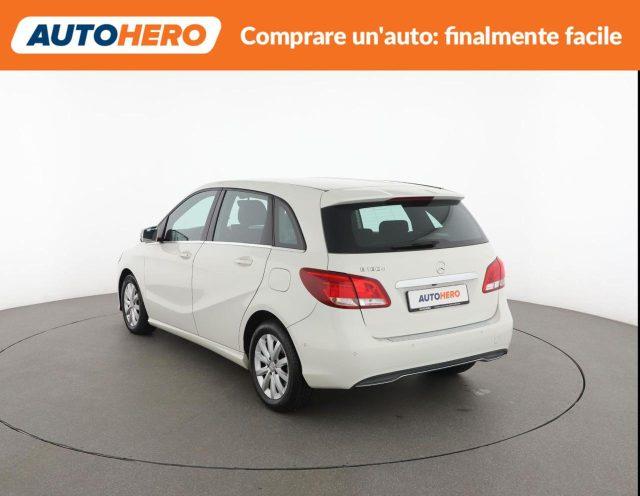 MERCEDES-BENZ B 180 d Business