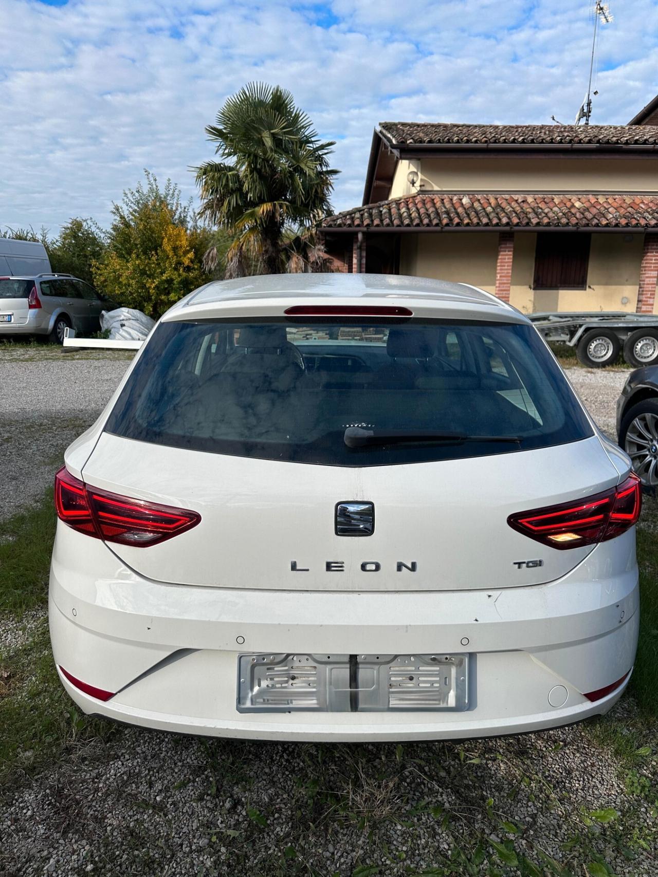Seat Leon 1.5 TGI DSG 5p. Business INCIDENTATA