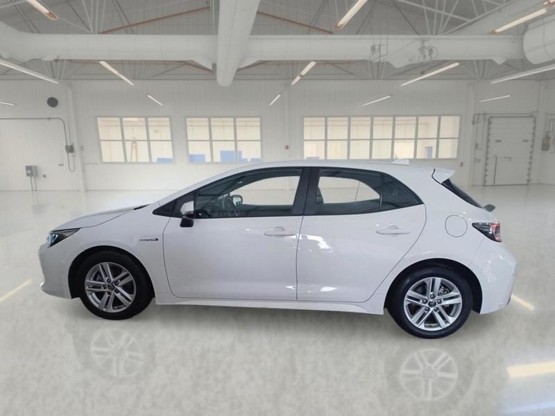 TOYOTA COROLLA 1.8 HYBRID BUSINESS 5 PORTE BERLINA
