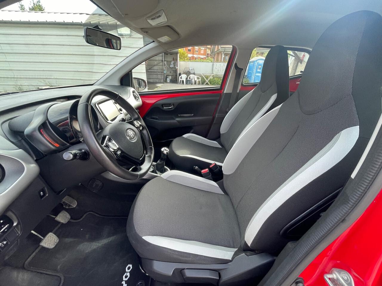 Toyota Aygo 1.0 69 CV x-play SOLO 58 MILA KM