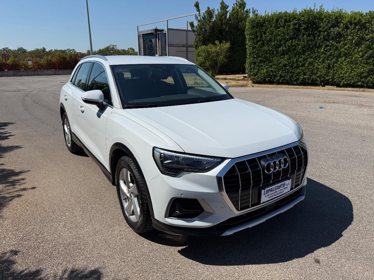 AUDI - Q3 - 35 TDI S tronic Business Advanced