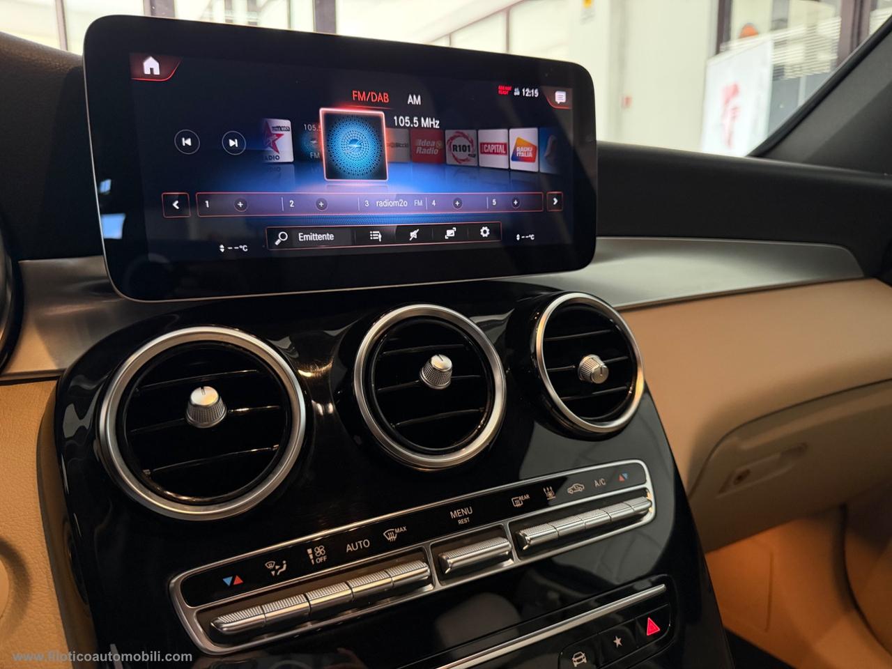 MERCEDES-BENZ GLC 300 de 4M Plug-in hyb. Coupé Sport PELLE - FARI LED FULL!!