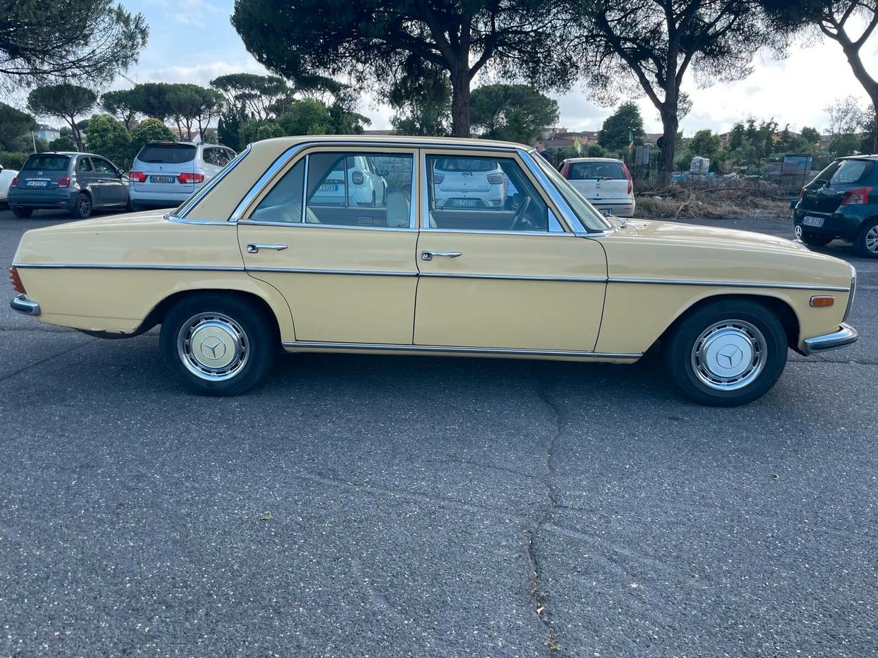 Mercedes-benz 210/310 MERCEDES W115/8 200D