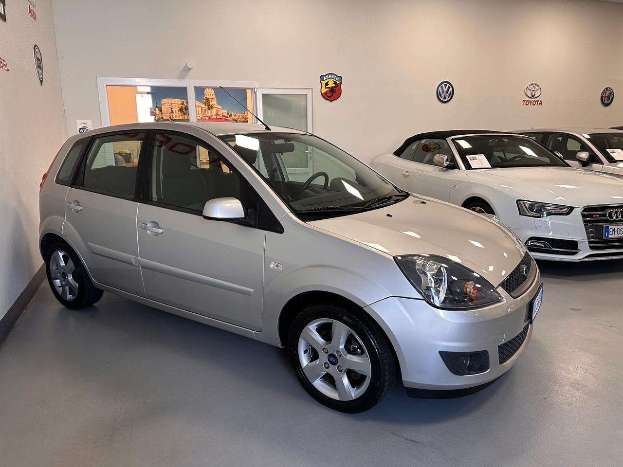 FORD FIESTA 1.2 BENZIA 5P. (58000 MILA KM)