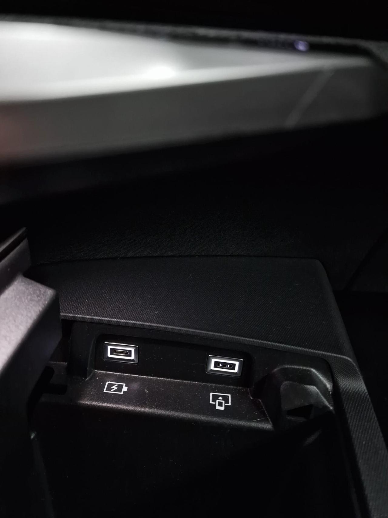 Peugeot 3008 1.2 Hybrid 145 e-DCS6 GT