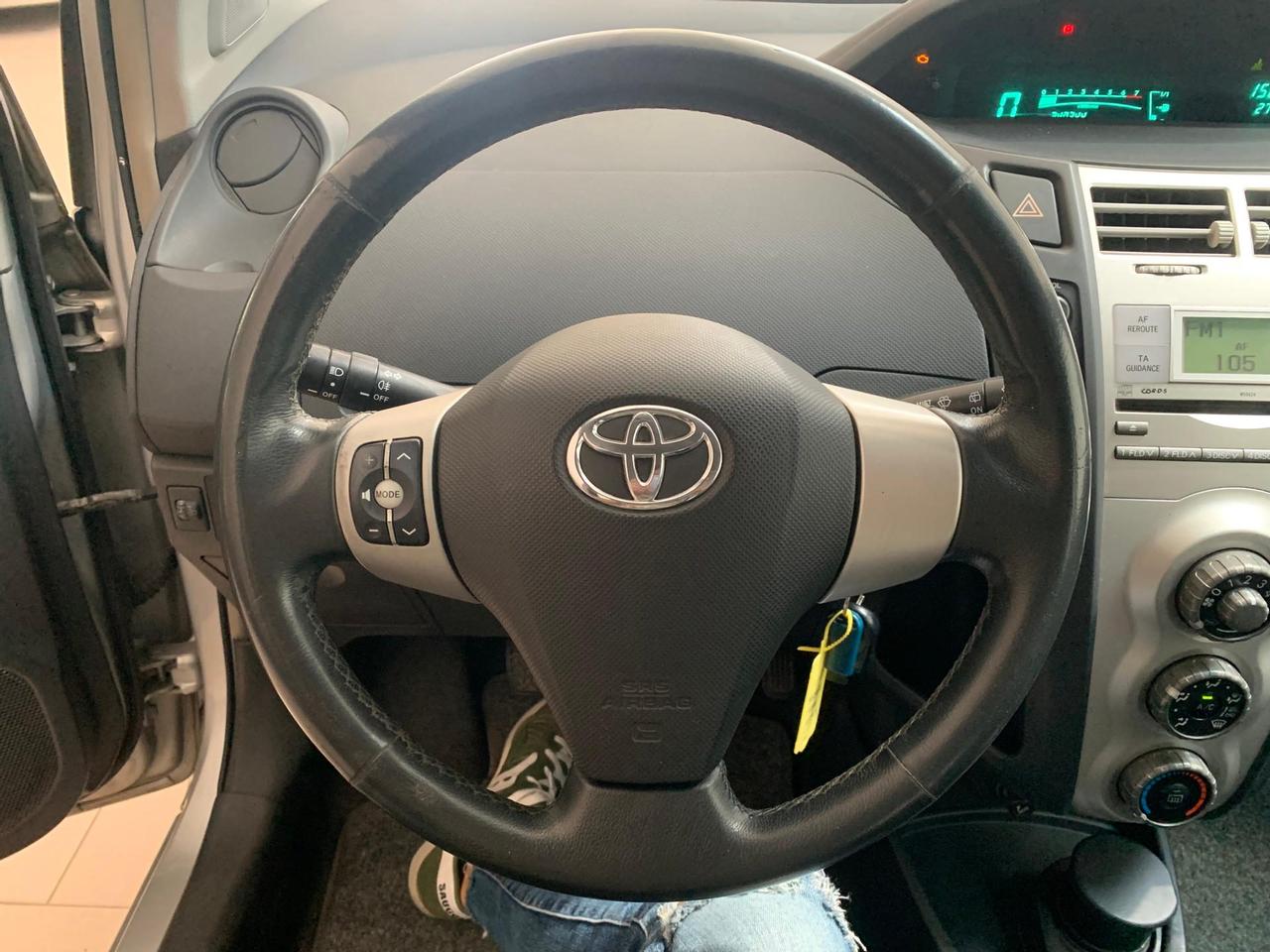Toyota Yaris 5p 1.3 Sol