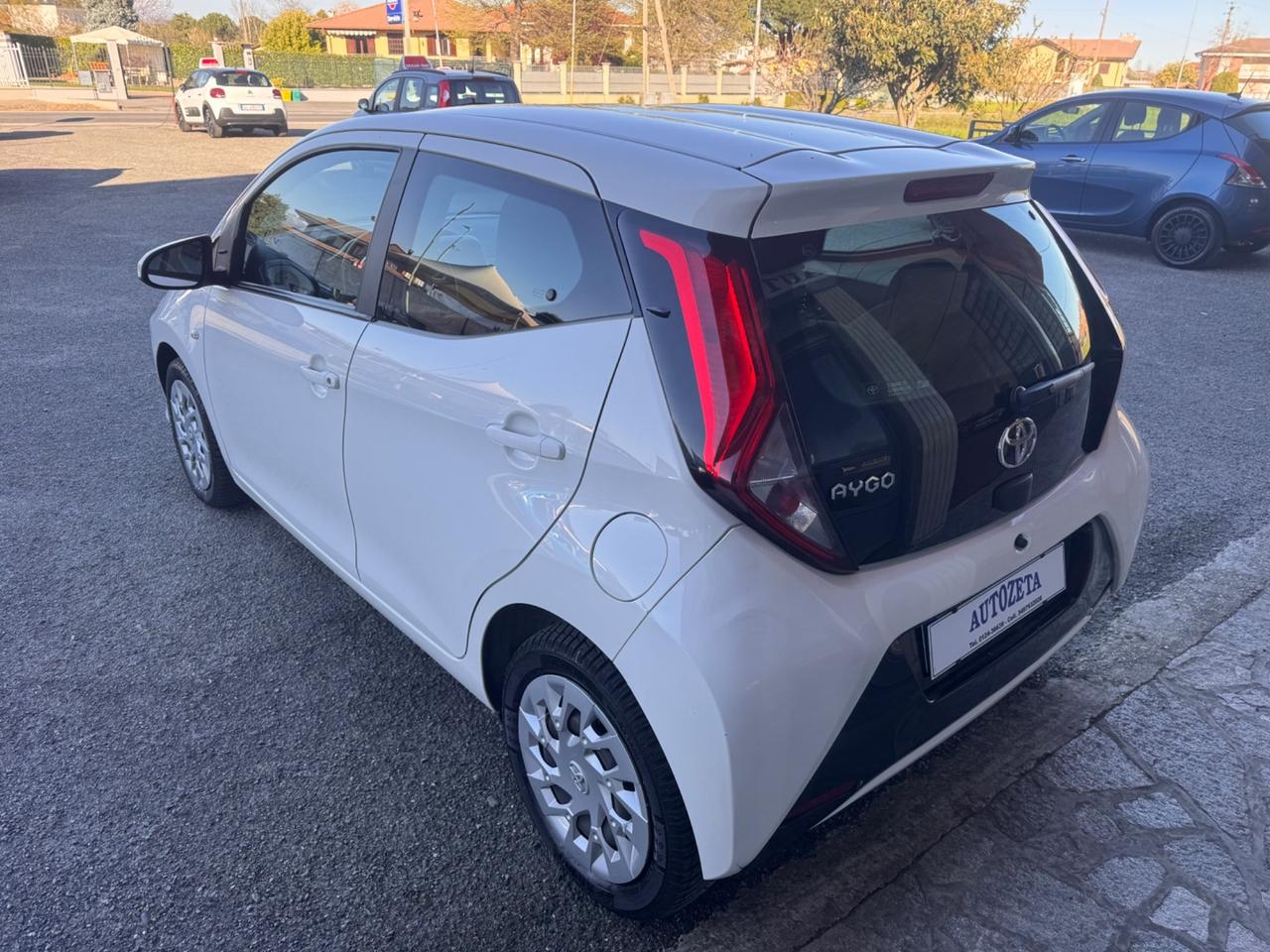 Toyota Aygo 1.0 72 CV 5 porte x-play