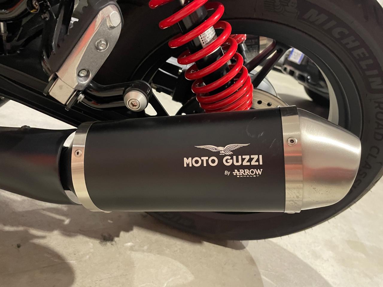 Moto Guzzi V7 Stone special