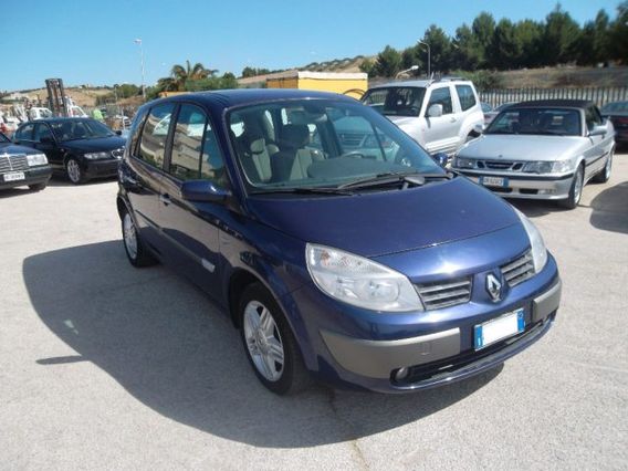 RENAULT Grand Scenic 1.6 16V Confort Dynamique