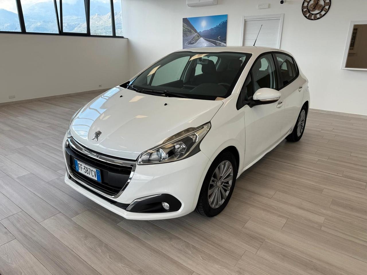 Peugeot 208 PureTech 82 5p. GPL Allure