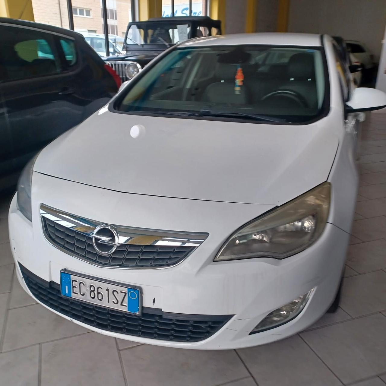 FULL OPTIONAL NEOPATENTATI ASTRA 1.7 TDI