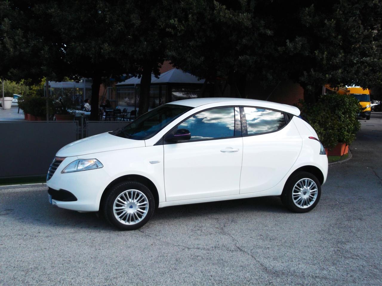 Lancia Ypsilon 1.0 Turbo Metano 2013 Neopat
