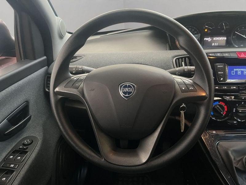 Lancia Ypsilon Ypsilon 1.0 firefly hybrid Silver s&s 70cv - PROMO SIRONIAUTO+