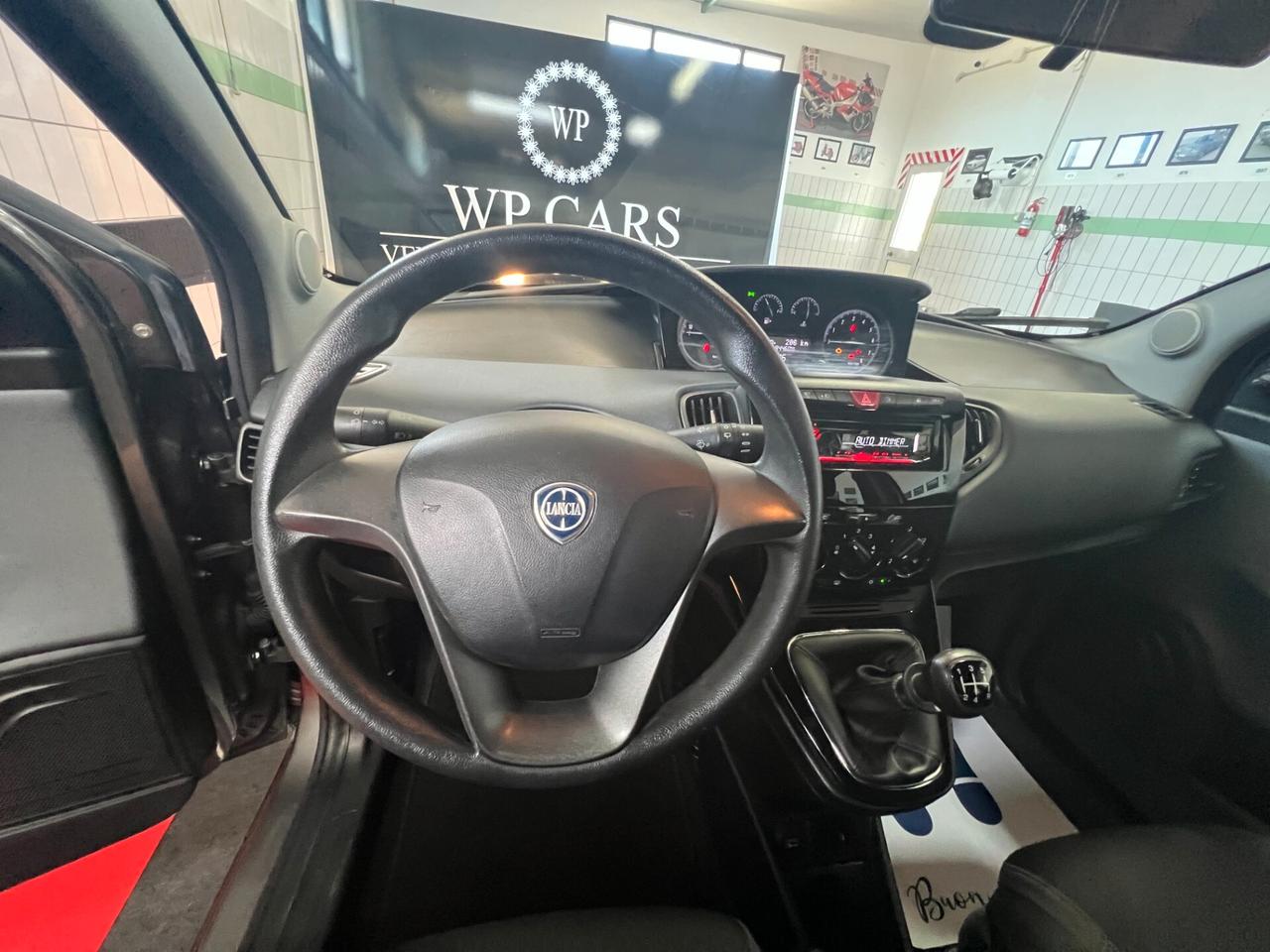 Lancia Ypsilon 1.2 69 CV 5 porte GPL Ecochic Silver
