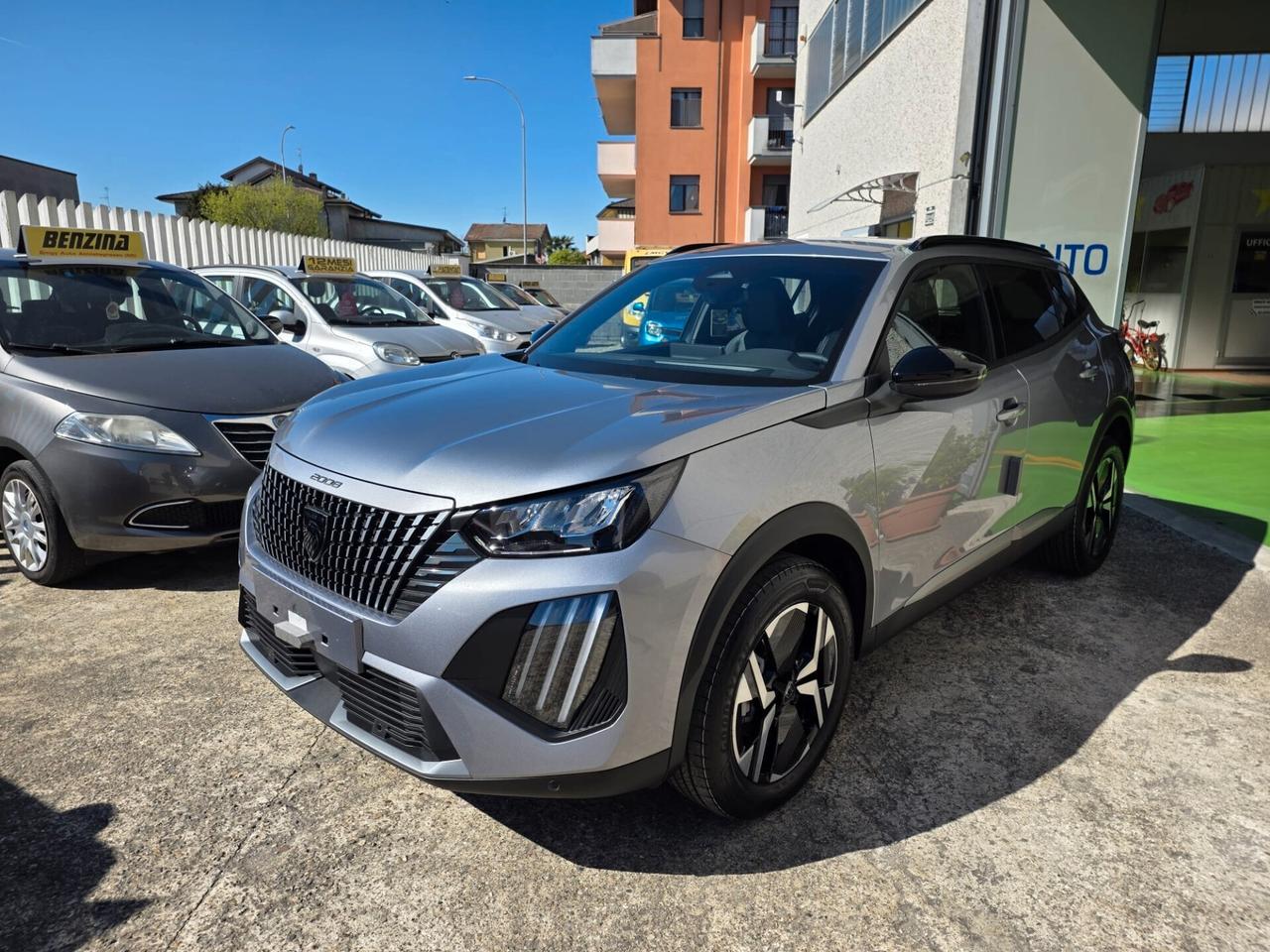 Peugeot 2008 Puretech 100cv. Allure 1.2 b. KM. 0