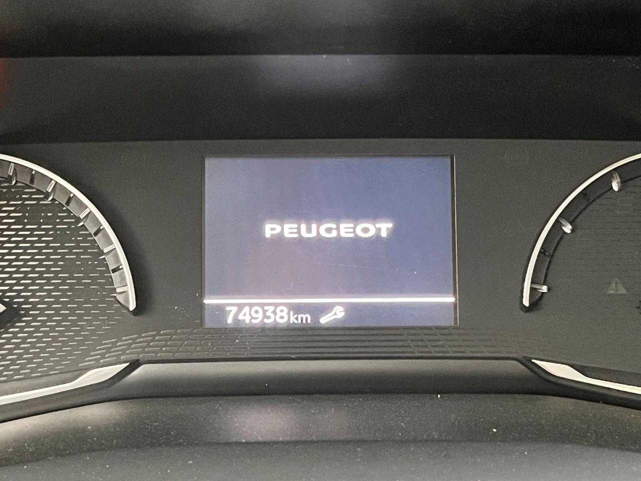 Peugeot 2008 BlueHDi Active Pack KM 74.900 - 2021