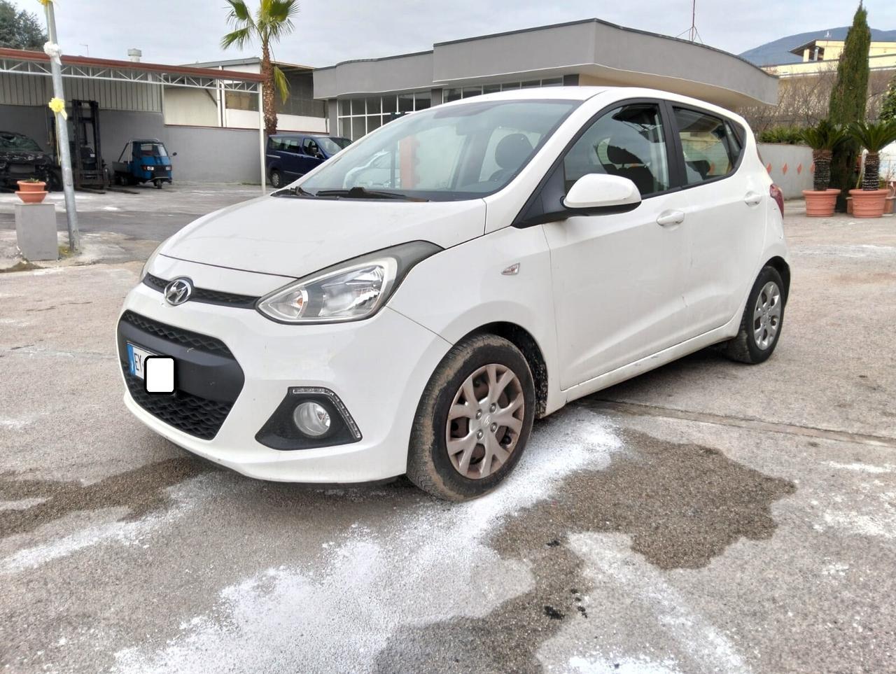 Hyundai i10 1.0 MPI Comfort 2015 "Motore Rotto"