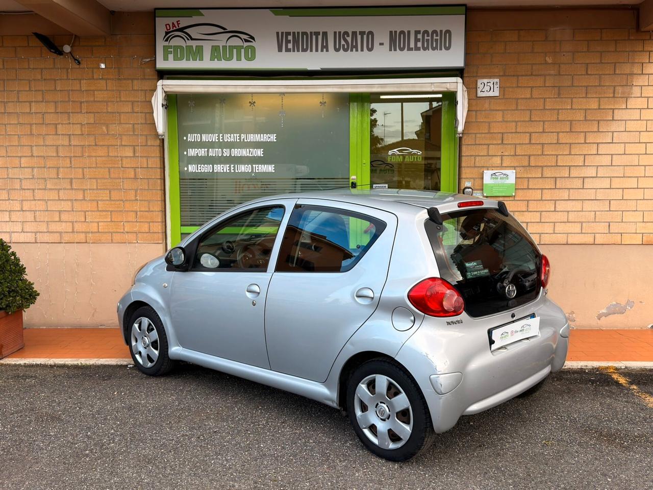 Toyota Aygo 1.0 12V VVT-i 5 porte Sol