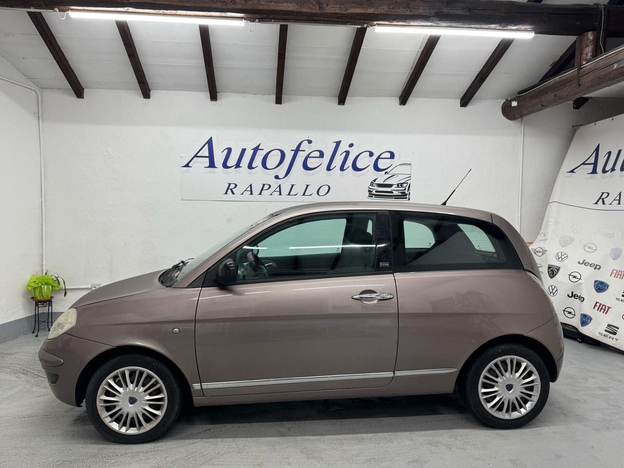 Lancia Ypsilon 1.2 platinum